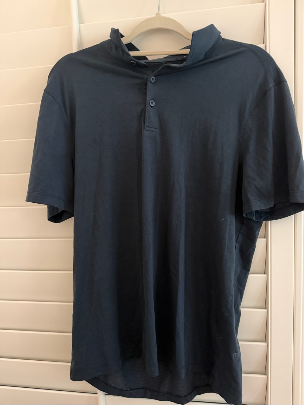 Lululemon men’s polo
